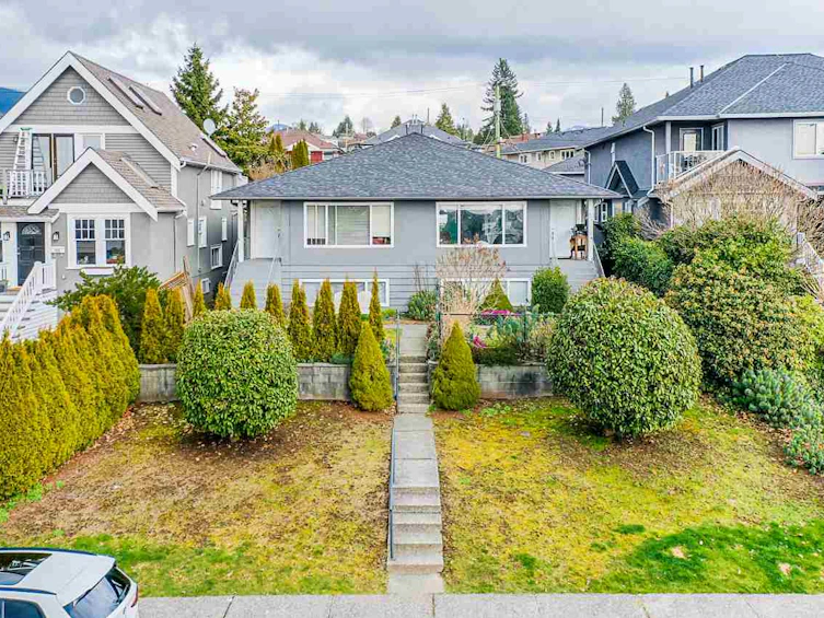 362 --364 E 5th Street, North Vancouver, BC, V7L 1L9