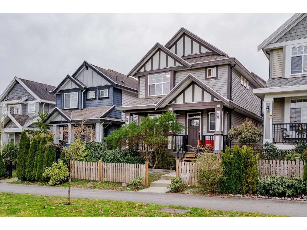 6823 196 Street, Surrey, BC, V4N 5Z7