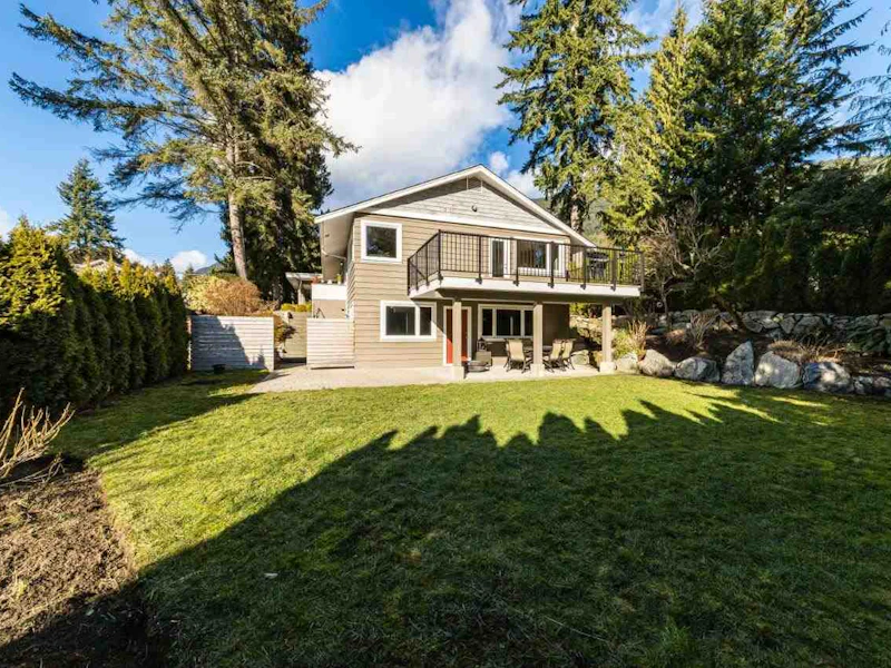 5080 Cliffridge Avenue, North Vancouver BC V7R 3T9