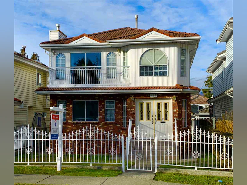 495 E 21st Avenue, Vancouver BC V5V 1R3