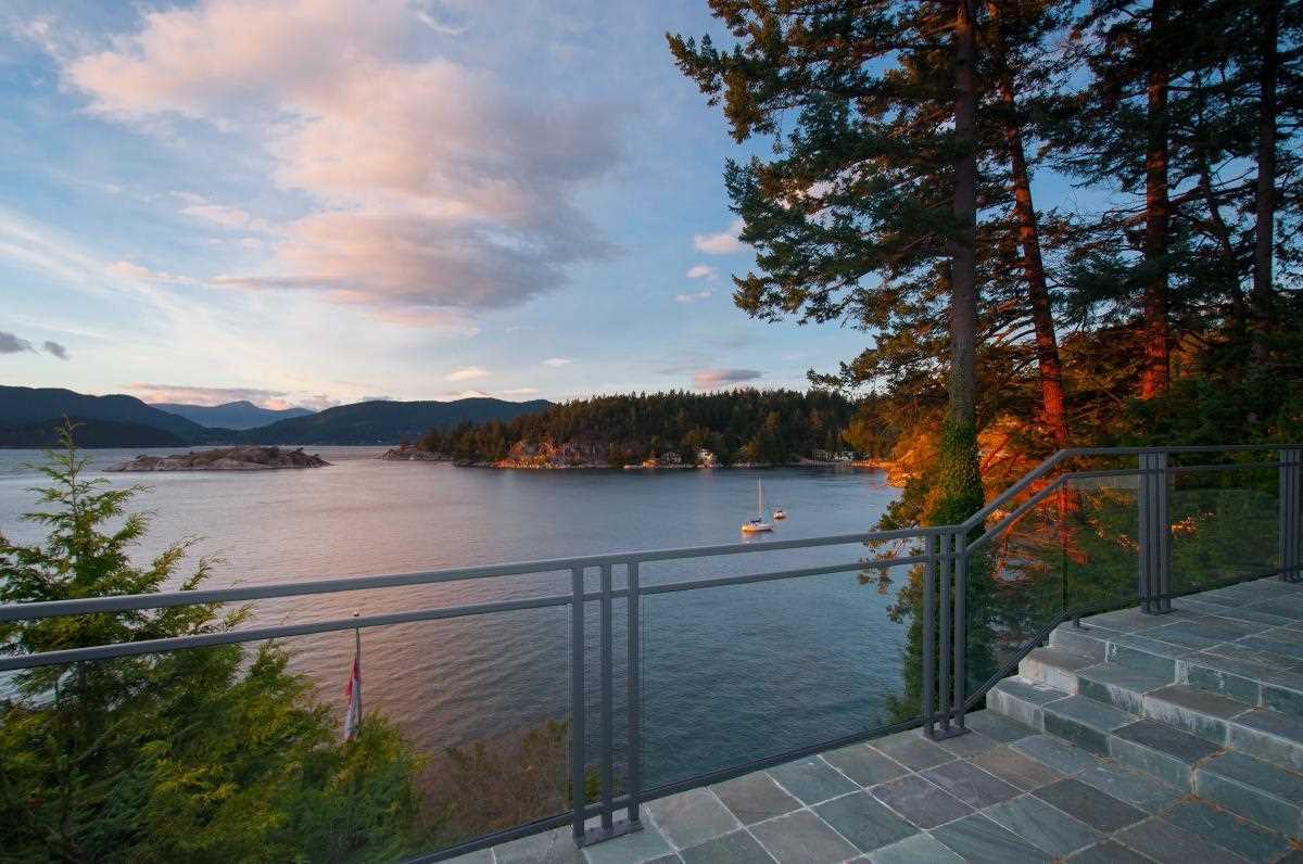 6277 Taylor Drive, West Vancouver, BC, V7W 1Y8