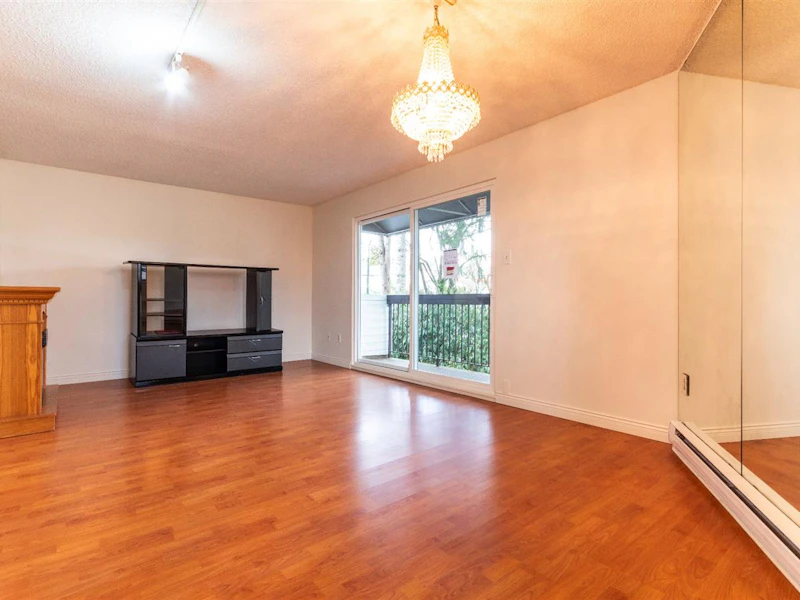 216 - 2910 E Pender Street, Vancouver BC V5K 2C3