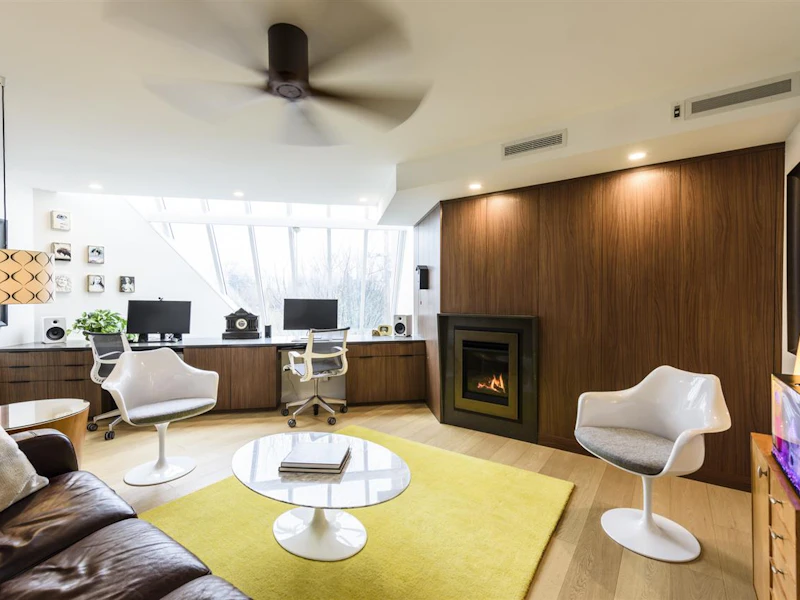 2221 Oak Street, Vancouver BC V6H 3W6
