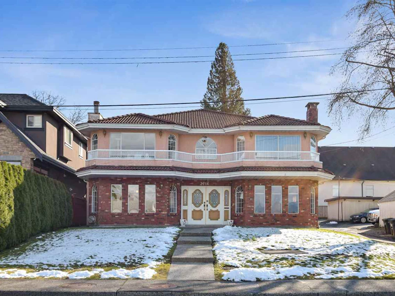 3716 Warren Street, Burnaby BC V5G 2G5