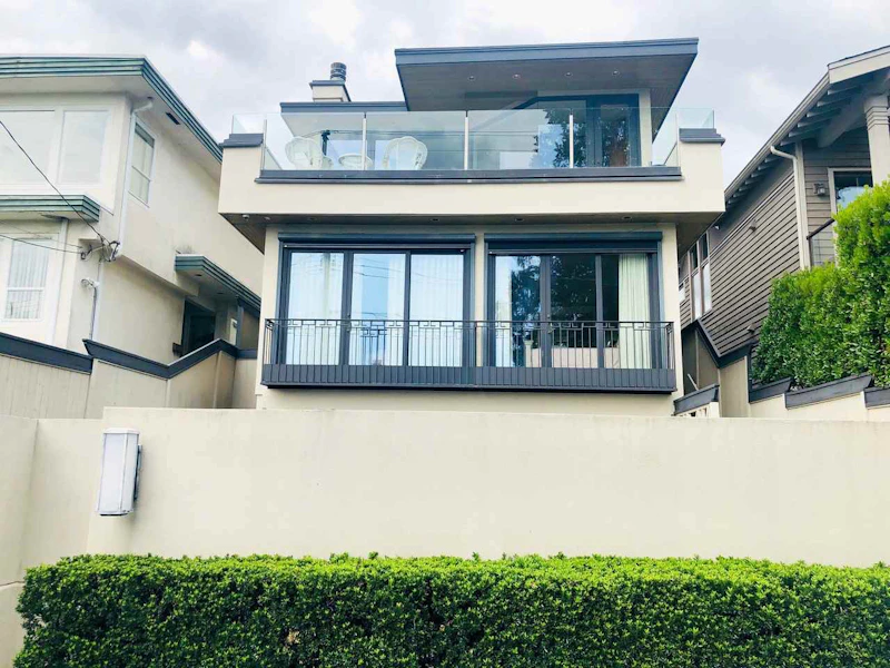 1209 Clyde Avenue, West Vancouver BC V7T 1E6