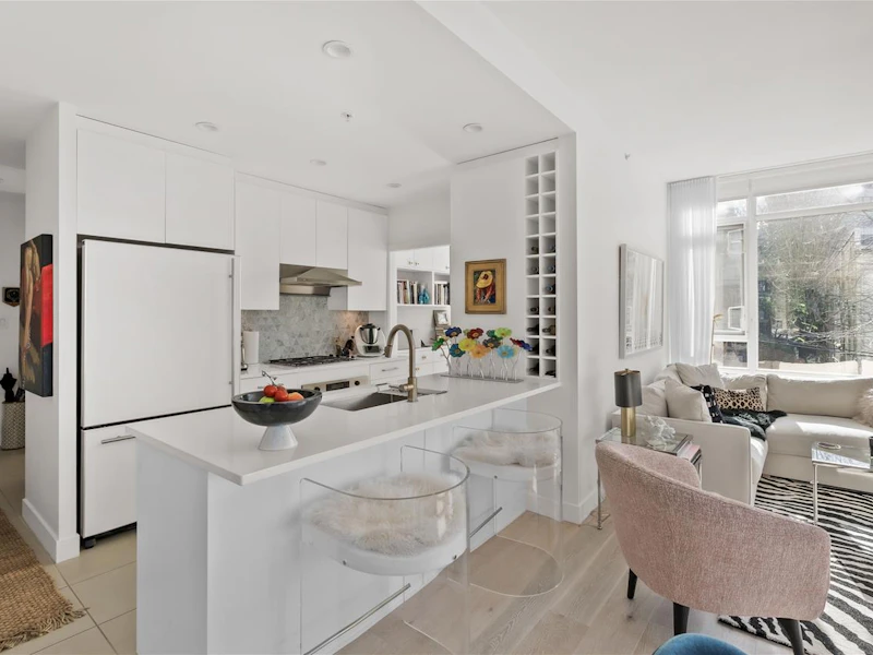 301 - 1468 W 14th Avenue, Vancouver BC V6H 0A2