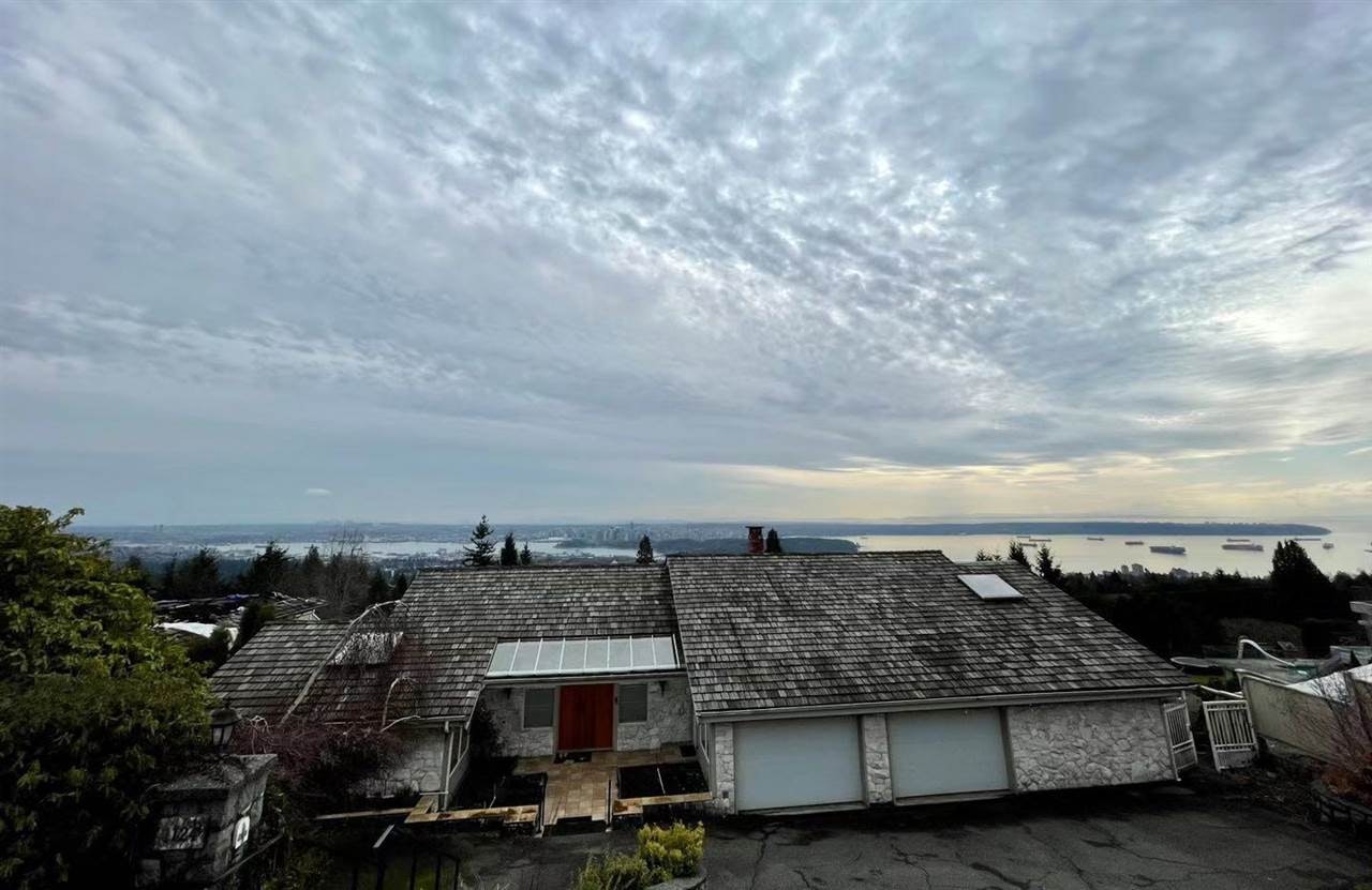 1124 Hillside Road, West Vancouver, BC, V7S 2G4