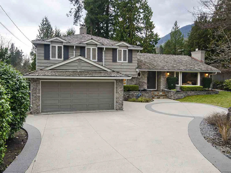 2025 27th Street, West Vancouver BC V7V 4L3