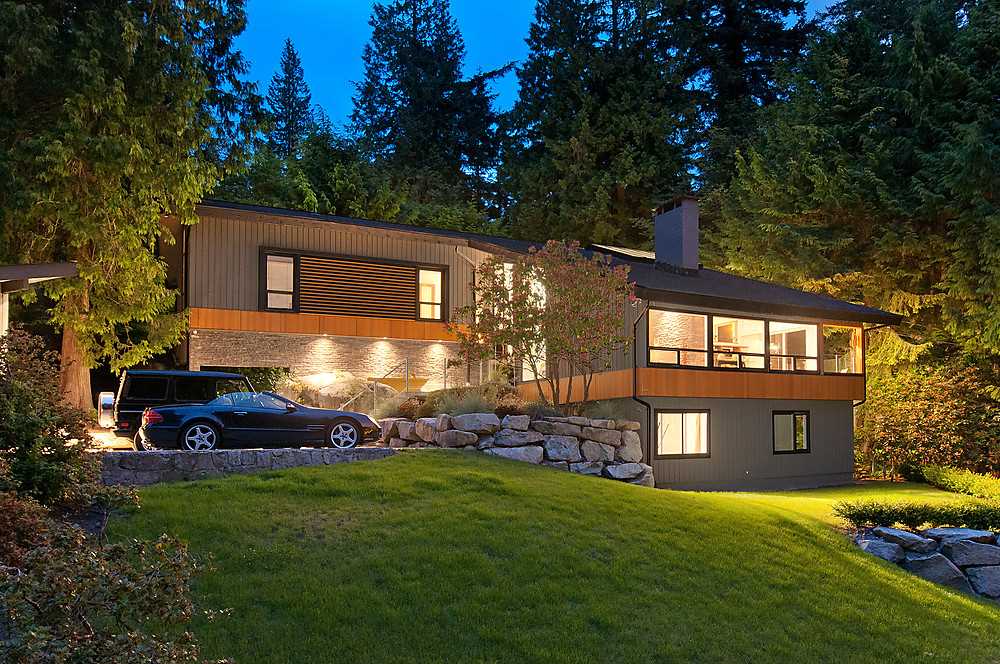 3985 Bayridge Avenue, West Vancouver, BC, V7V 3J6