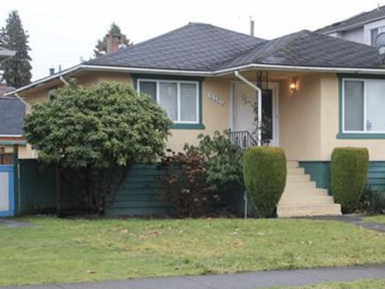 5392 Dumfries Street, Vancouver, BC, V5P 3A4