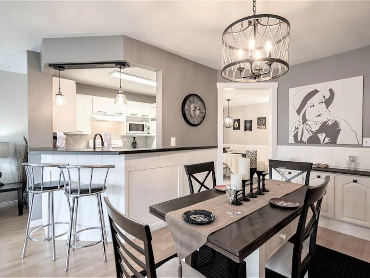 106-33233 E Bourquin Crescent, Abbotsford, BC, V2S 1Y2