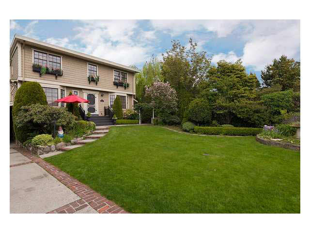 4469 Ross Crescent, West Vancouver, BC, V7W 1B4