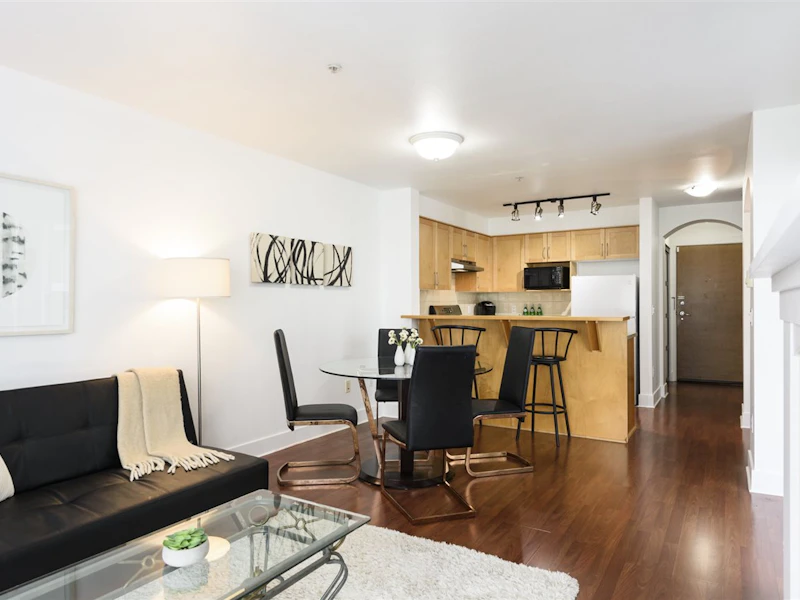 210 - 1868 W 5th Avenue, Vancouver BC V6J 1P3