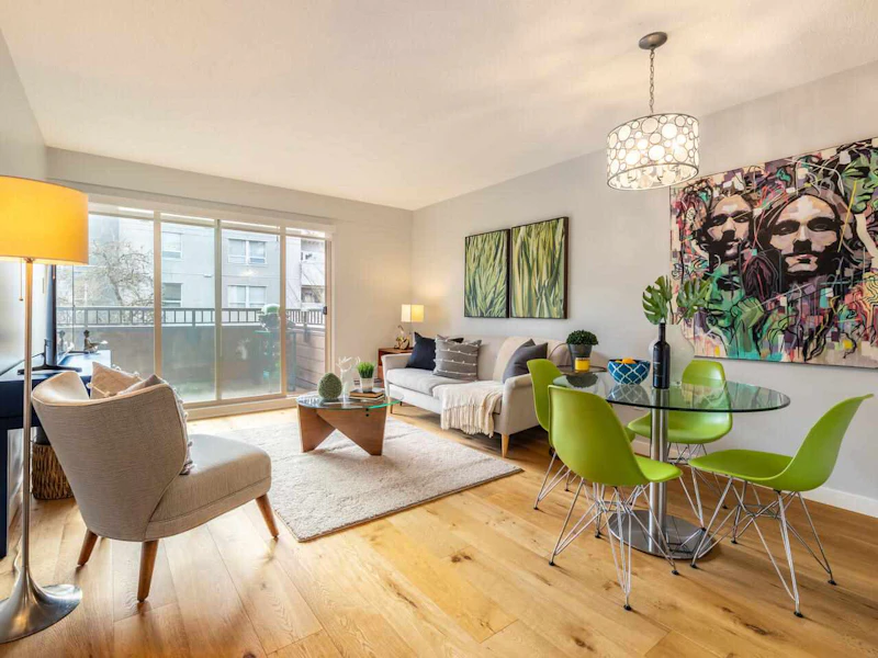 202 - 2480 W 3rd Avenue, Vancouver BC V6K 1L8