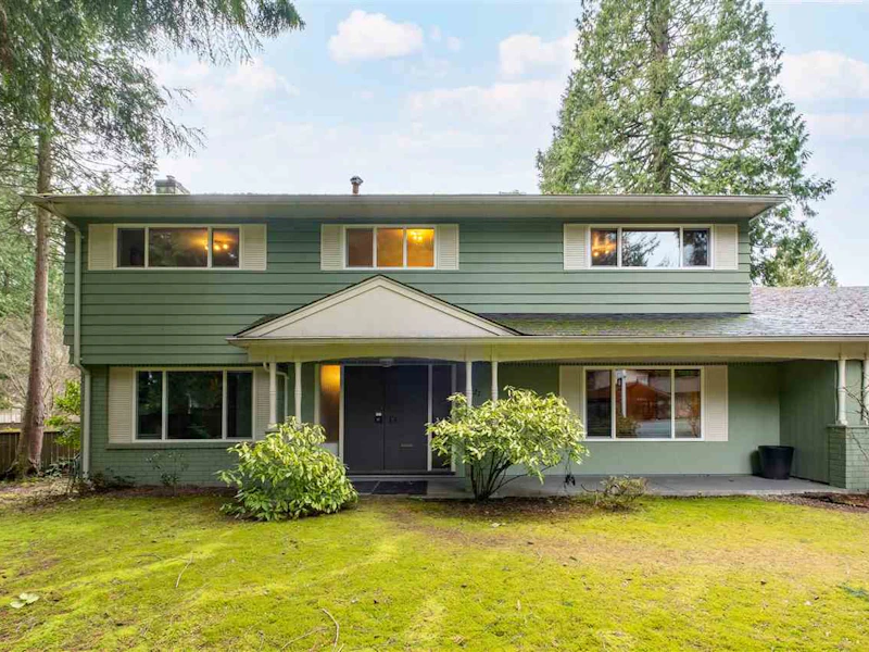 4327 Capilano Road, North Vancouver BC V7R 4J6