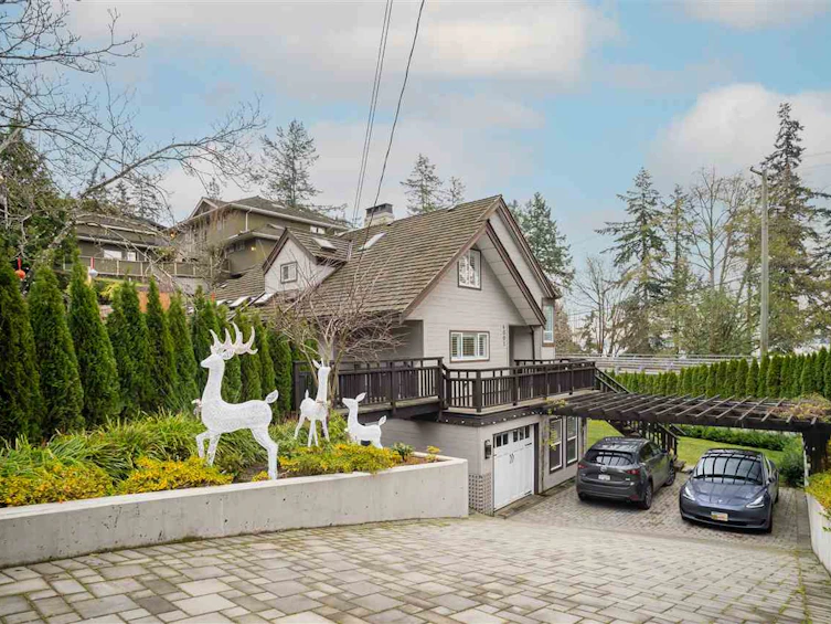 4001 Rose Crescent, West Vancouver, BC, V7V 2N6
