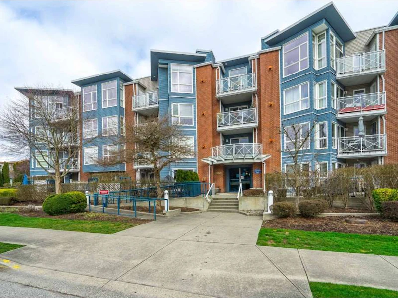 209 - 20245 53rd Avenue, Langley BC V3A 3V2