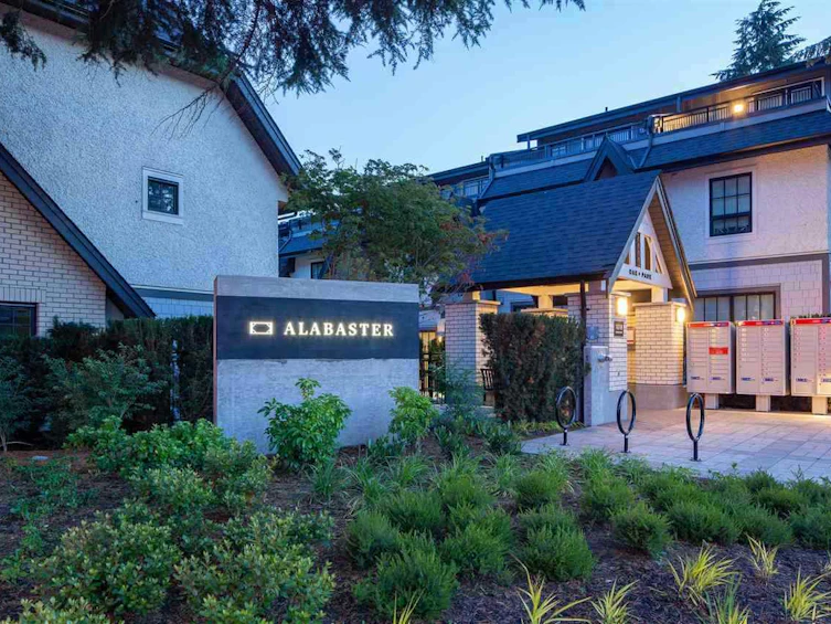 7899 Oak Street, Vancouver, BC, V6P 0H9