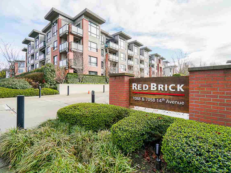 422-7088 14th Avenue, Burnaby, BC, V3N 0E7