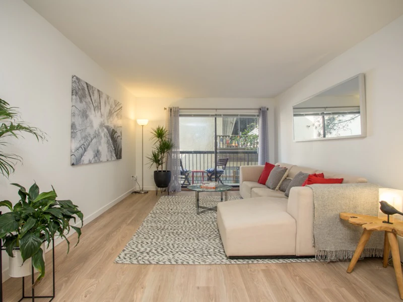 207 - 334 E 5th Avenue, Vancouver BC V5T 1H4