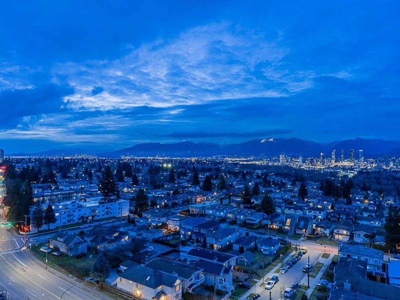 1605 - 6070 Mcmurray Avenue, Burnaby BC V5H 4J3
