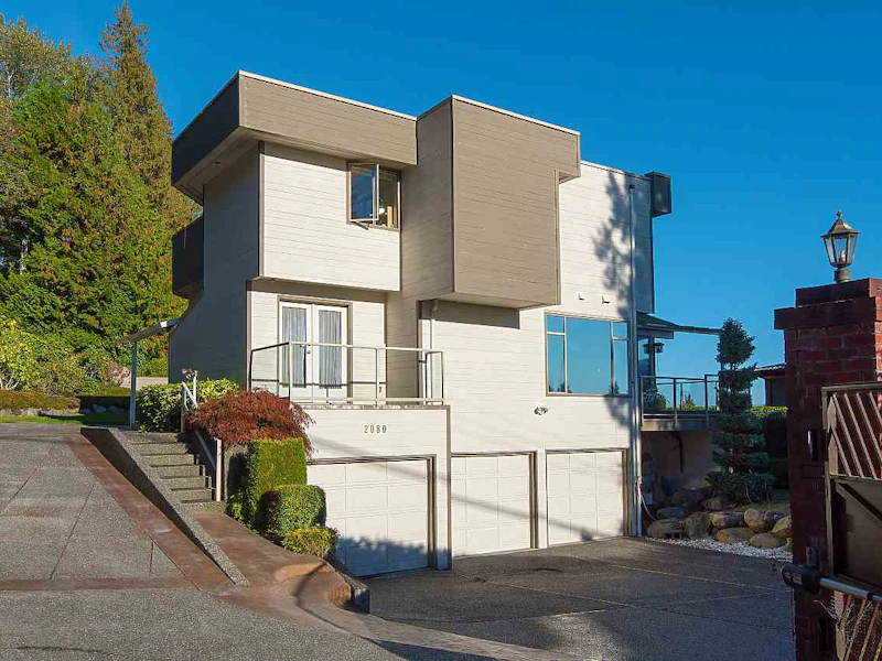 2080 26th Street, West Vancouver BC V7V 4K4