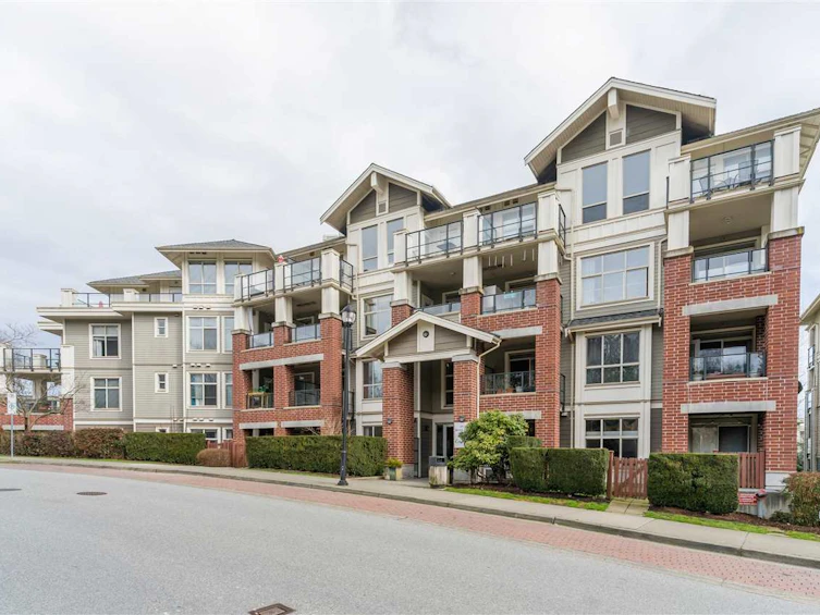102-285 Ross Drive, New Westminster, BC, V3L 0B9