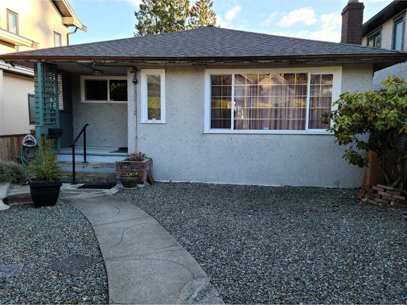 5136 Carson Street, Burnaby BC V5J 2Y9