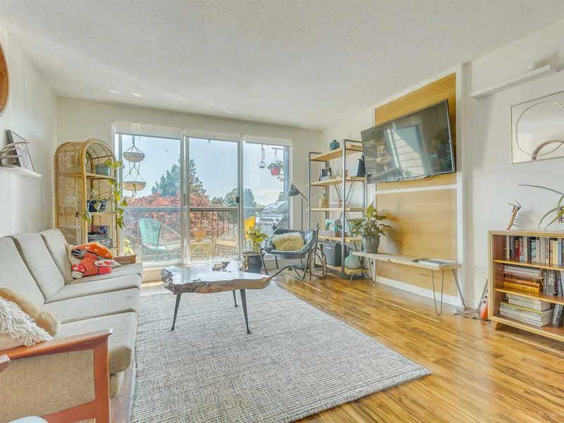 109 - 340 W 3rd Street, North Vancouver BC V7M 1G4