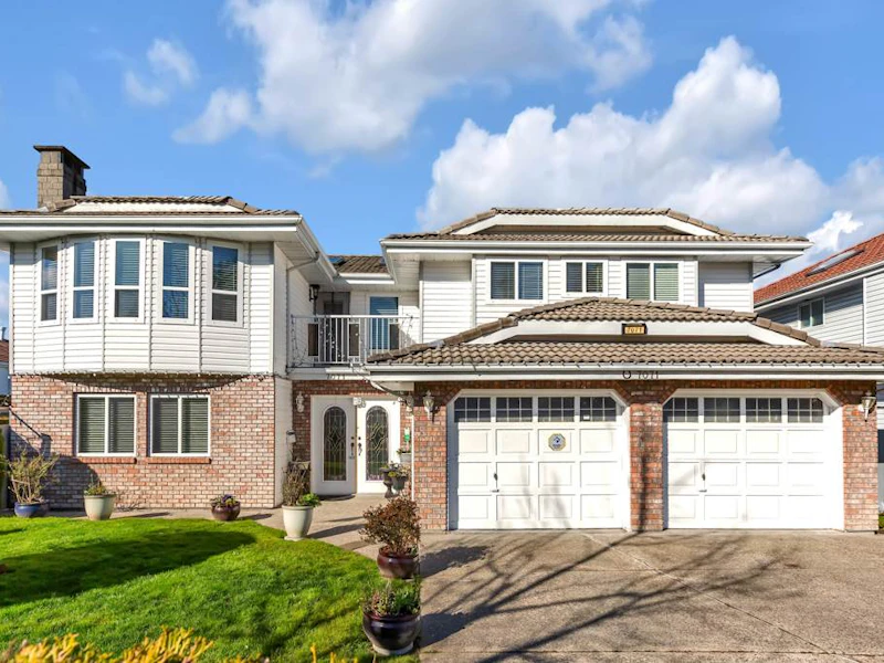 7071 124th Street, Surrey BC V3W 3W9