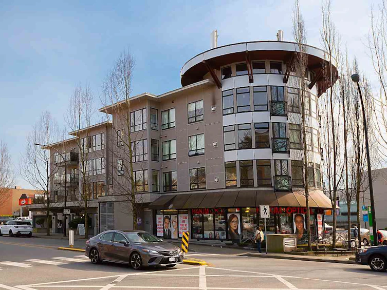 203-935 W 16th Street, North Vancouver, BC, V7P 1R2