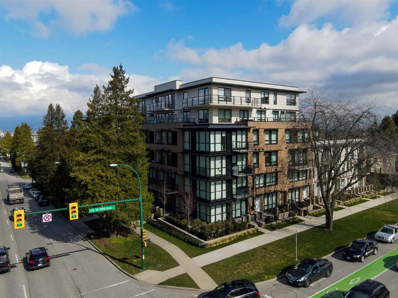 404-4488 Cambie Street, Vancouver, BC, V5Y 0M2