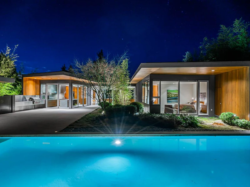 3271 Thompson Crescent, West Vancouver BC V7V 3E8