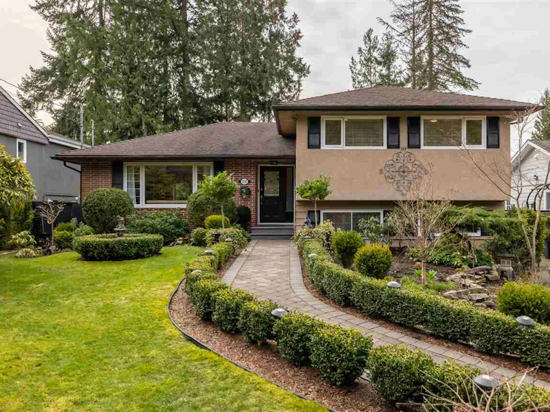 1107 Linnae Avenue, North Vancouver BC V7R 1Z5