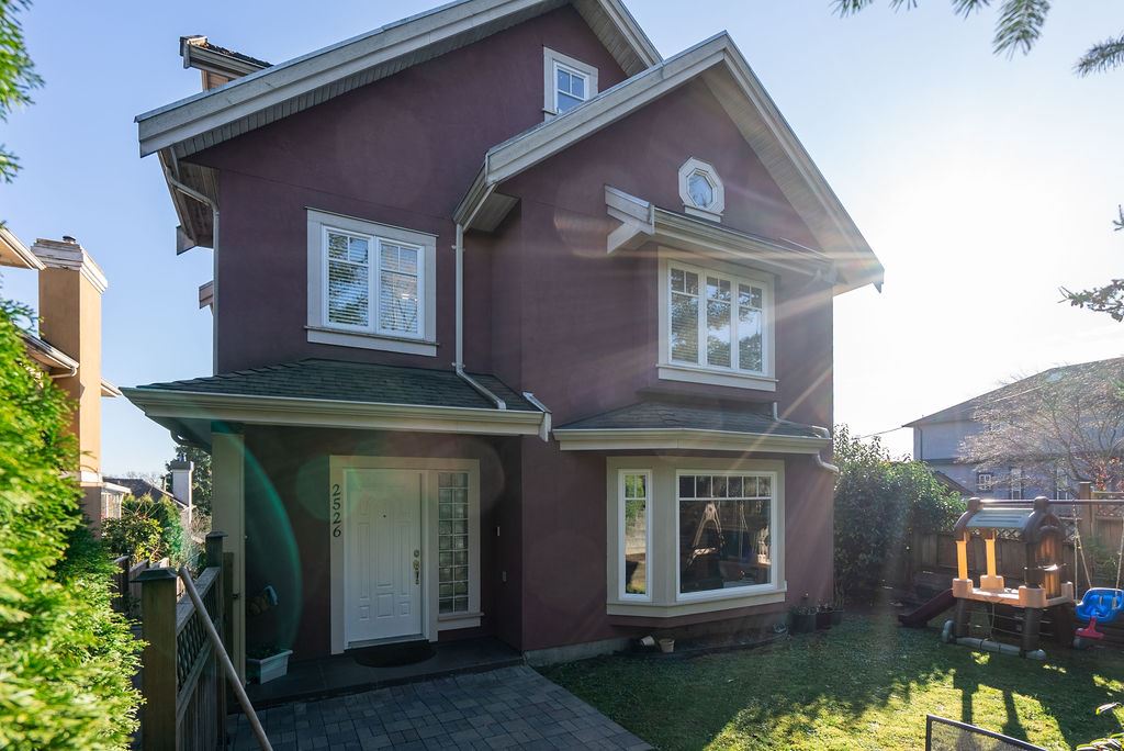 2526 SE Marine Drive, Vancouver, BC, V5S 2H1