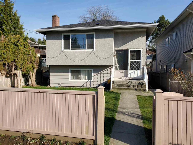 4890 Rupert Street, Vancouver, BC, V5R 2J8