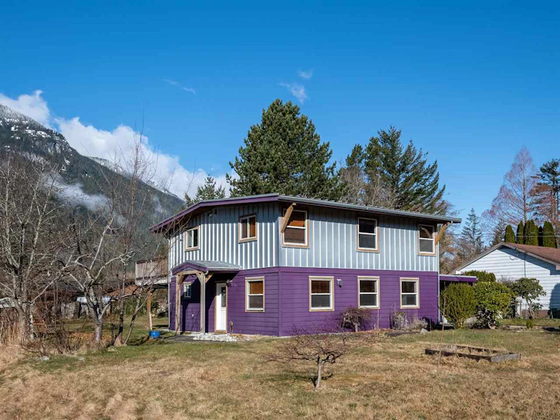 41579 Grant Road, Squamish BC V0N 0A4