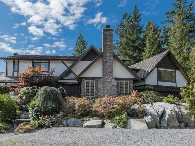 5007 Pinetree Crescent, West Vancouver BC V7W 3A2