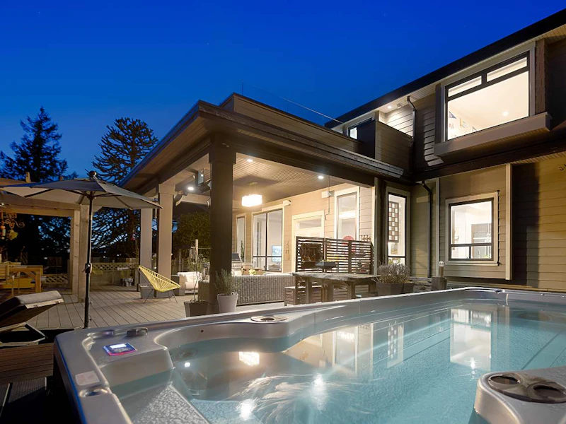 219 W Balmoral Road, North Vancouver BC V7N 2T6
