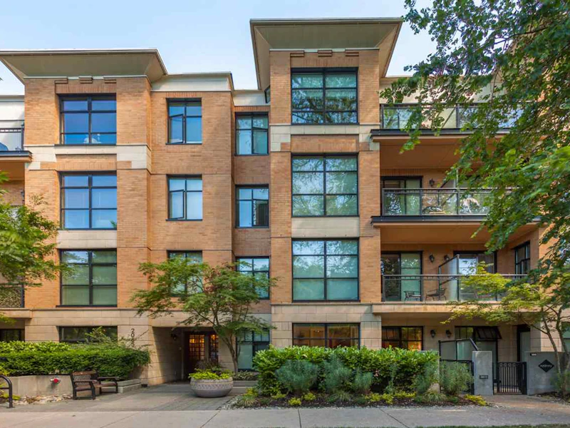 113 - 2065 W 12th Avenue, Vancouver BC V6J 5L9