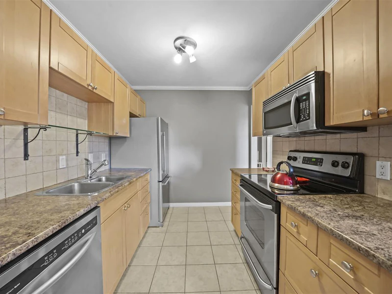 204 - 236 W 2nd Street, North Vancouver BC V7M 1C6