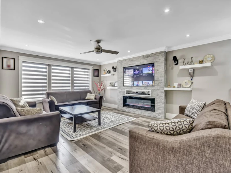 14302 68th Avenue, Surrey BC V3W 2H4
