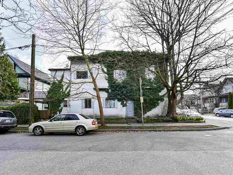 1804 Grant Street, Vancouver BC V5L 2Y8