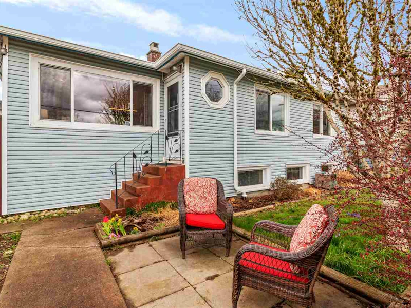 453 Garrett Street, New Westminster BC V3L 3S3