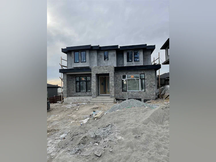 7957 Strathearn Avenue, Burnaby, BC, V5J 3Y4