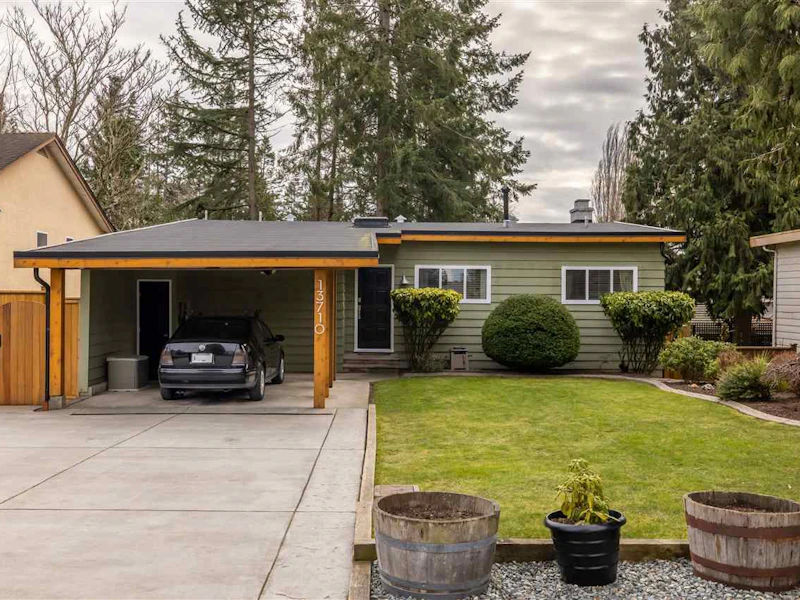 13710 Malabar Avenue, Surrey BC V4B 2X9