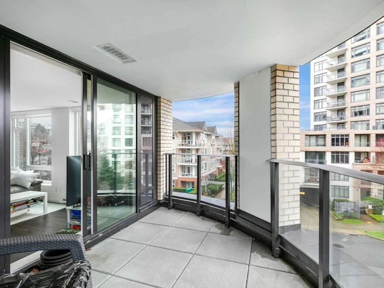 305-5470 Ormidale Street, Vancouver, BC, V5R 0G6