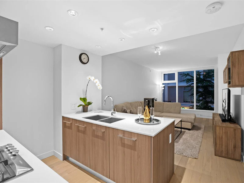 527 - 2220 Kingsway Street, Vancouver BC