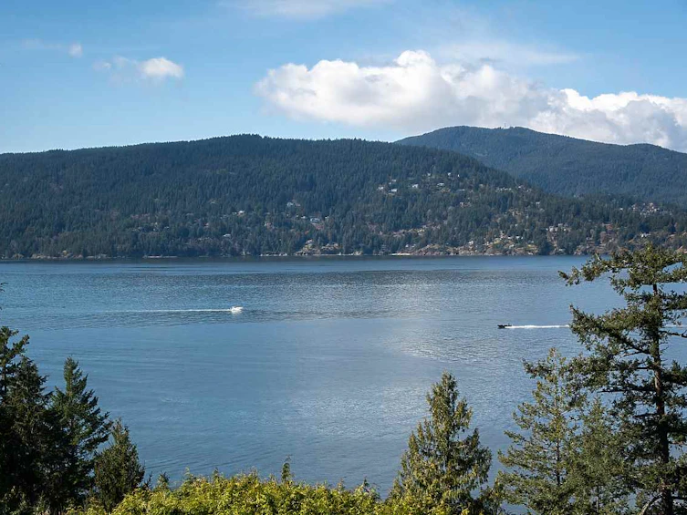 6177 Nelson Avenue, West Vancouver, BC, V7W 2A1