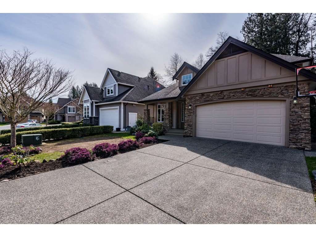2267 Cameron Cres  